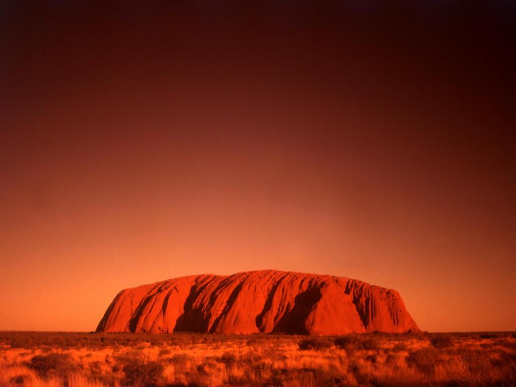 Pemandangan alam sakral Uluru